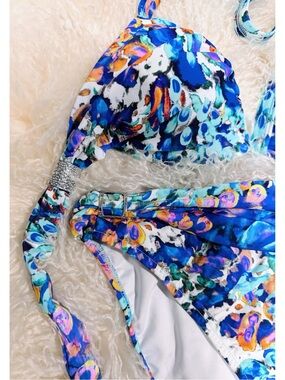 VENUS Bikini Set Size 8 D/DD 38B/40A Blue Multicolor Strappy Two Piece